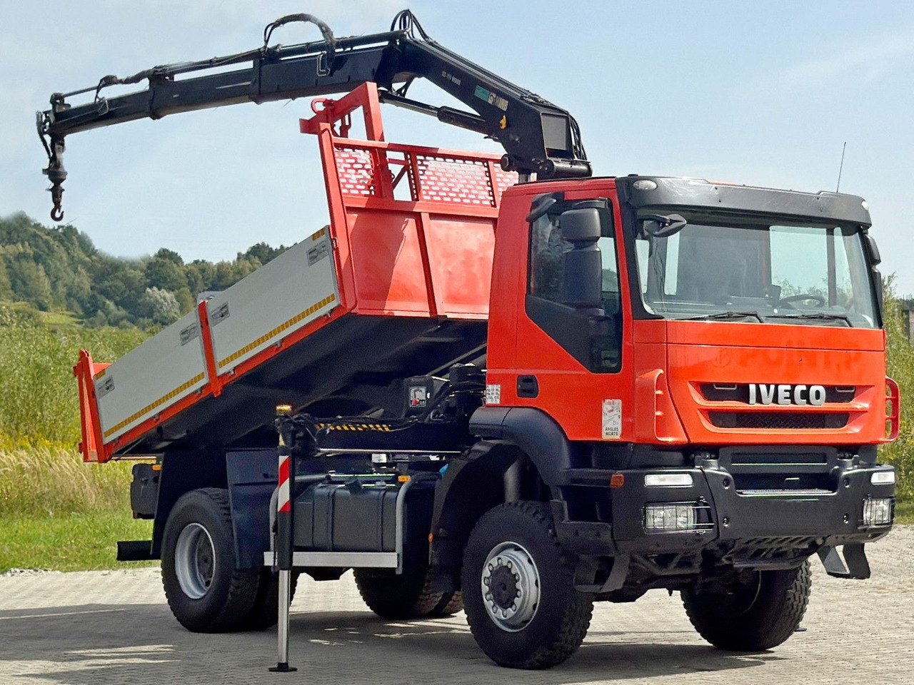 Iveco TRAKKER 190T36 * HIAB 111 ES-2 HIDUO * 4x4 * TOP - Самоскид вантажівка, Вантажівка з маніпулятором: фото 2 Iveco TRAKKER 190T36 * HIAB 111 ES-2 HIDUO * 4x4 * TOP - Самоскид вантажівка, Вантажівка з маніпулятором: фото 2
