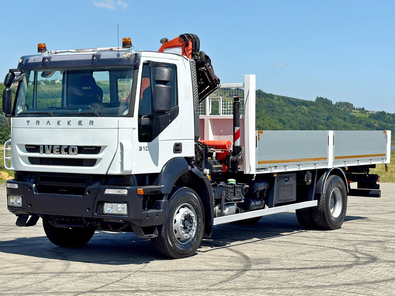 Iveco TRAKKER 310* PRITSCHE 6,00 m * PK 15500 * TOP - Вантажівка з маніпулятором: фото 3 Iveco TRAKKER 310* PRITSCHE 6,00 m * PK 15500 * TOP - Вантажівка з маніпулятором: фото 3