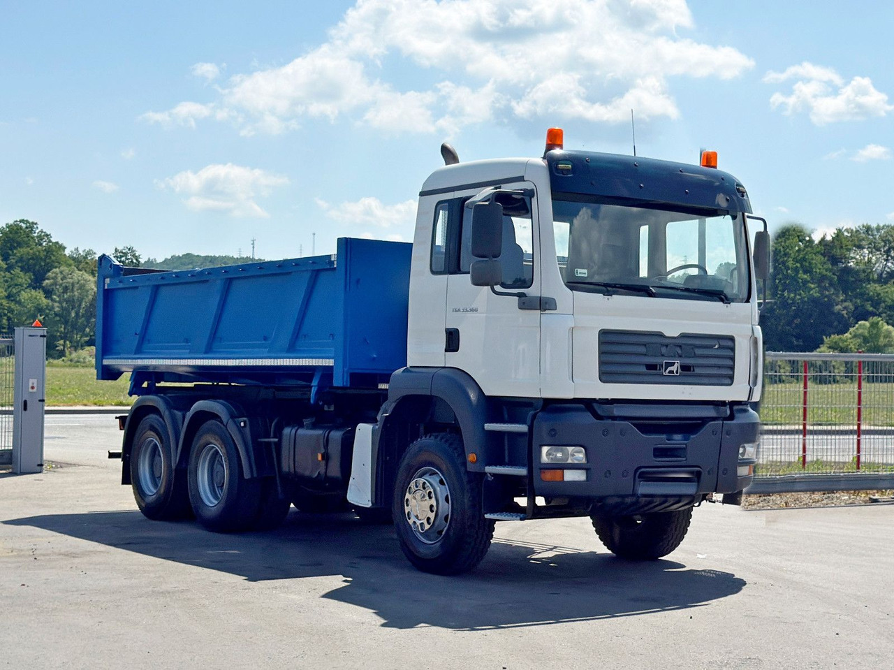 MAN TGA 33.360 * KIPPER 5,20 m + BORDMATIC / 6x4*TOP - Самоскид вантажівка, Вантажівка з маніпулятором: фото 4 MAN TGA 33.360 * KIPPER 5,20 m + BORDMATIC / 6x4*TOP - Самоскид вантажівка, Вантажівка з маніпулятором: фото 4
