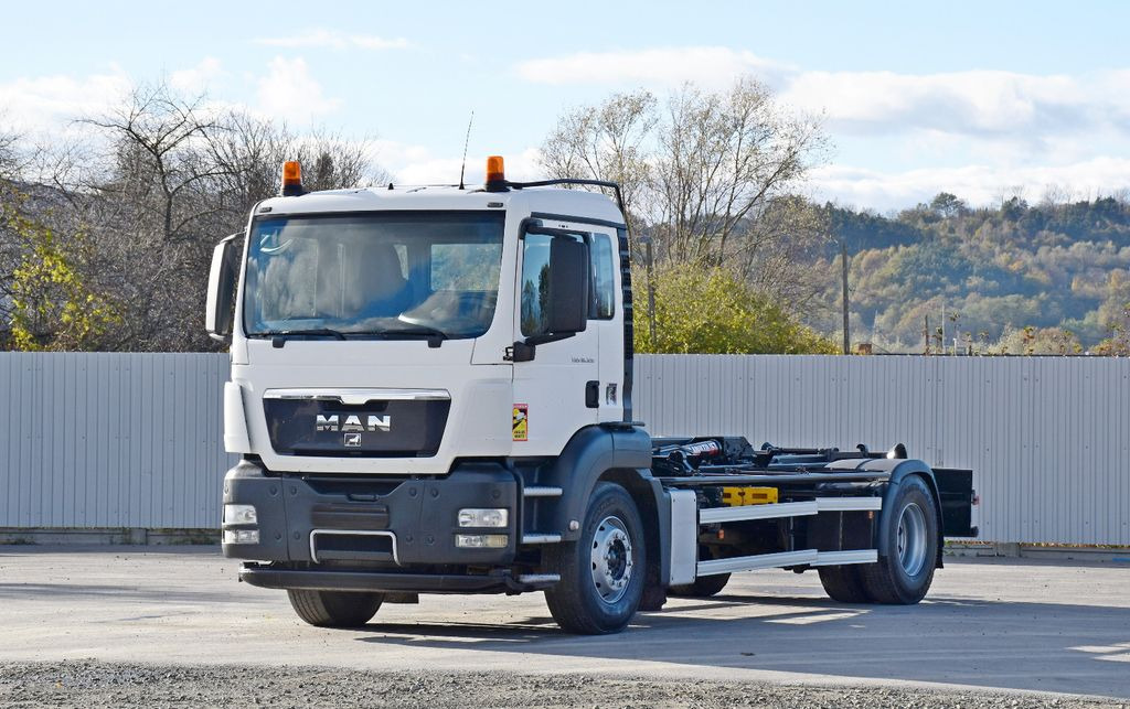 MAN TGS 18.320 Abrollkipper * Top Zustand! MAN TGS 18.320 Abrollkipper * Top Zustand! - Гаковий мультиліфт вантажівка: фото 1 MAN TGS 18.320 Abrollkipper * Top Zustand! MAN TGS 18.320 Abrollkipper * Top Zustand! - Гаковий мультиліфт вантажівка: фото 1