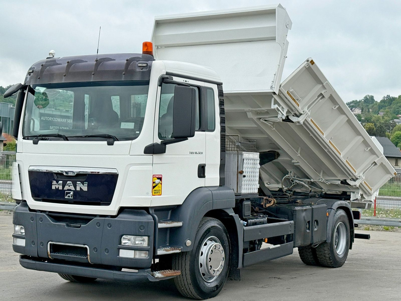 MAN TGS 18.320 * KIPPER 4,95m + BORDMATIC*TOPZUSTAND - Самоскид вантажівка, Вантажівка з маніпулятором: фото 3 MAN TGS 18.320 * KIPPER 4,95m + BORDMATIC*TOPZUSTAND - Самоскид вантажівка, Вантажівка з маніпулятором: фото 3