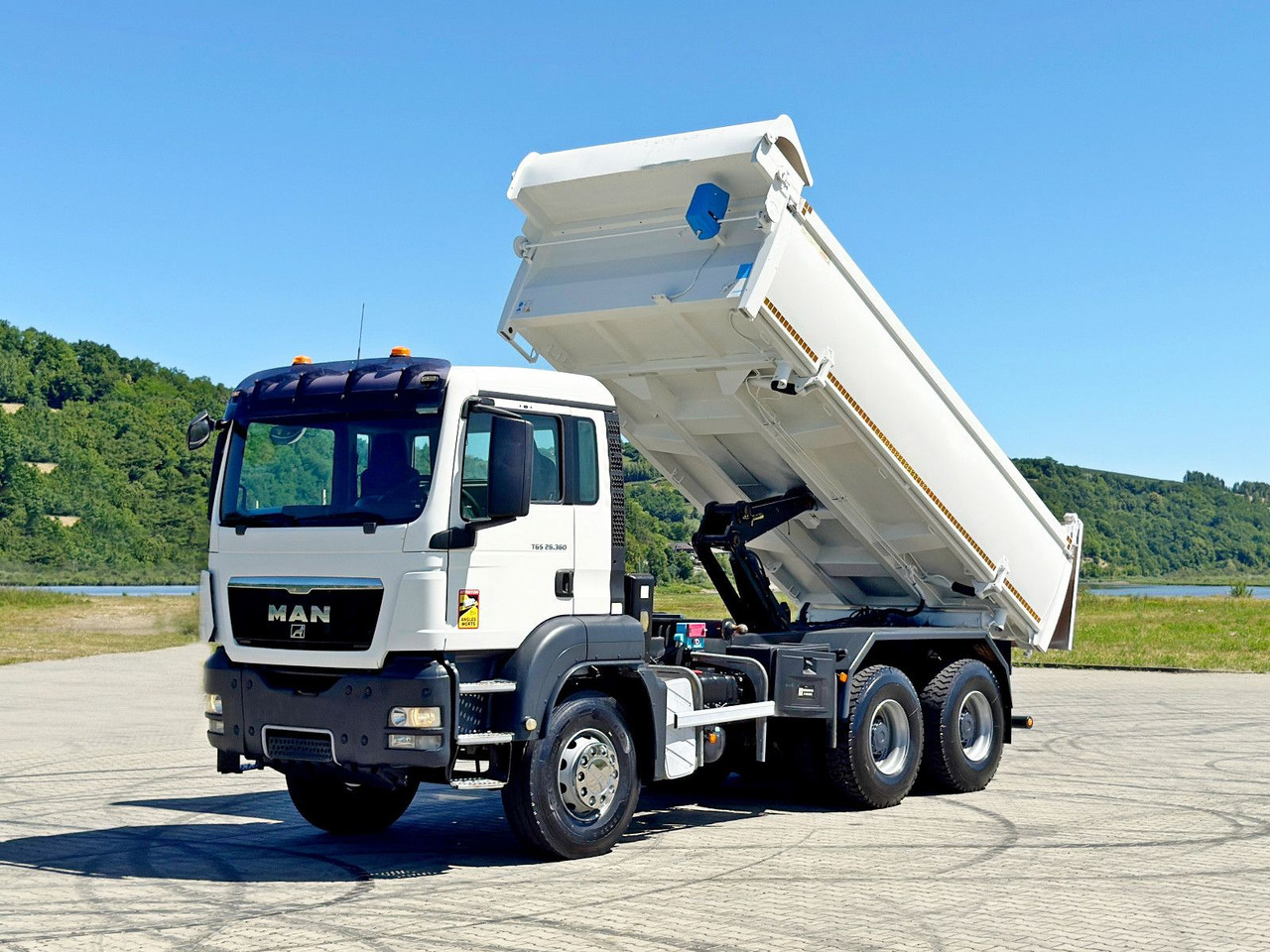 MAN TGS 26.360 Kipper 5,20 m + BORDMATIC / 6x4 - Самоскид вантажівка, Вантажівка з маніпулятором: фото 2 MAN TGS 26.360 Kipper 5,20 m + BORDMATIC / 6x4 - Самоскид вантажівка, Вантажівка з маніпулятором: фото 2