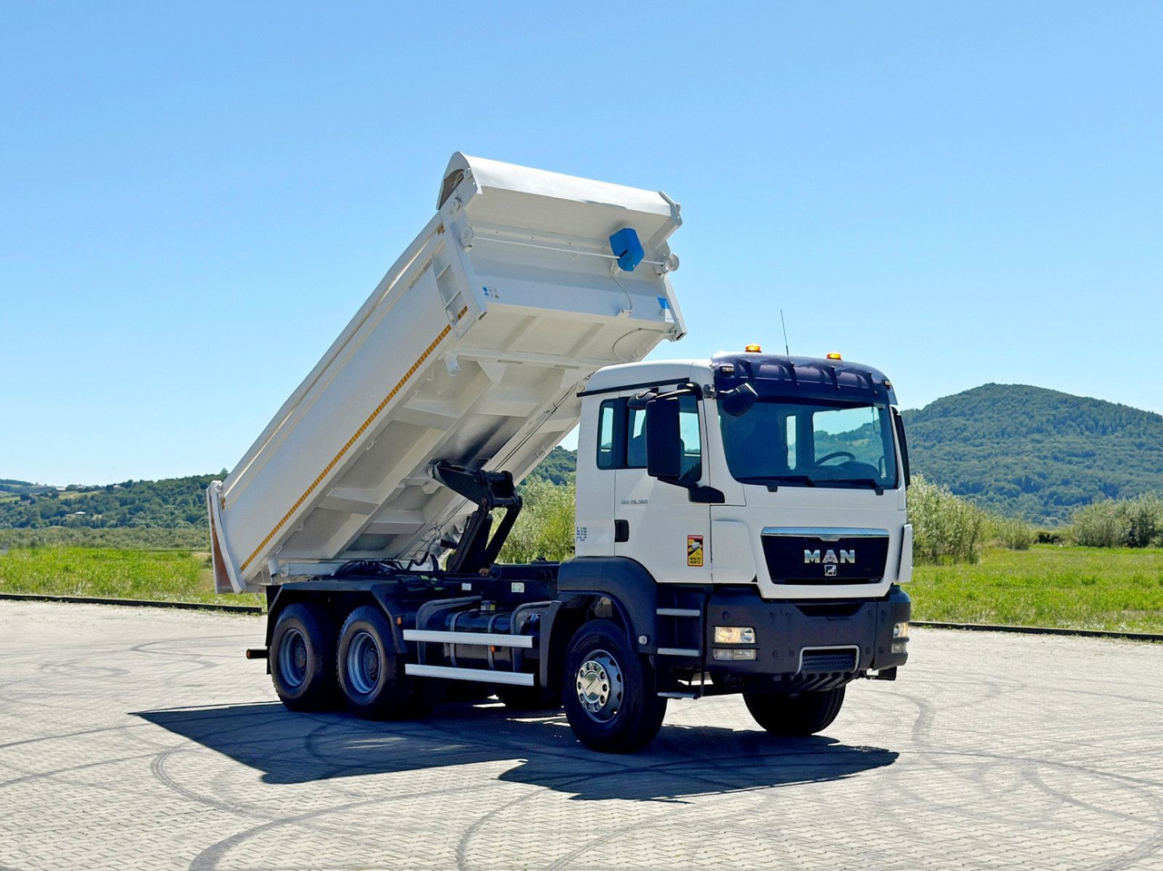 MAN TGS 26.360 Kipper 5,20 m + BORDMATIC / 6x4 - Самоскид вантажівка, Вантажівка з маніпулятором: фото 1 MAN TGS 26.360 Kipper 5,20 m + BORDMATIC / 6x4 - Самоскид вантажівка, Вантажівка з маніпулятором: фото 1