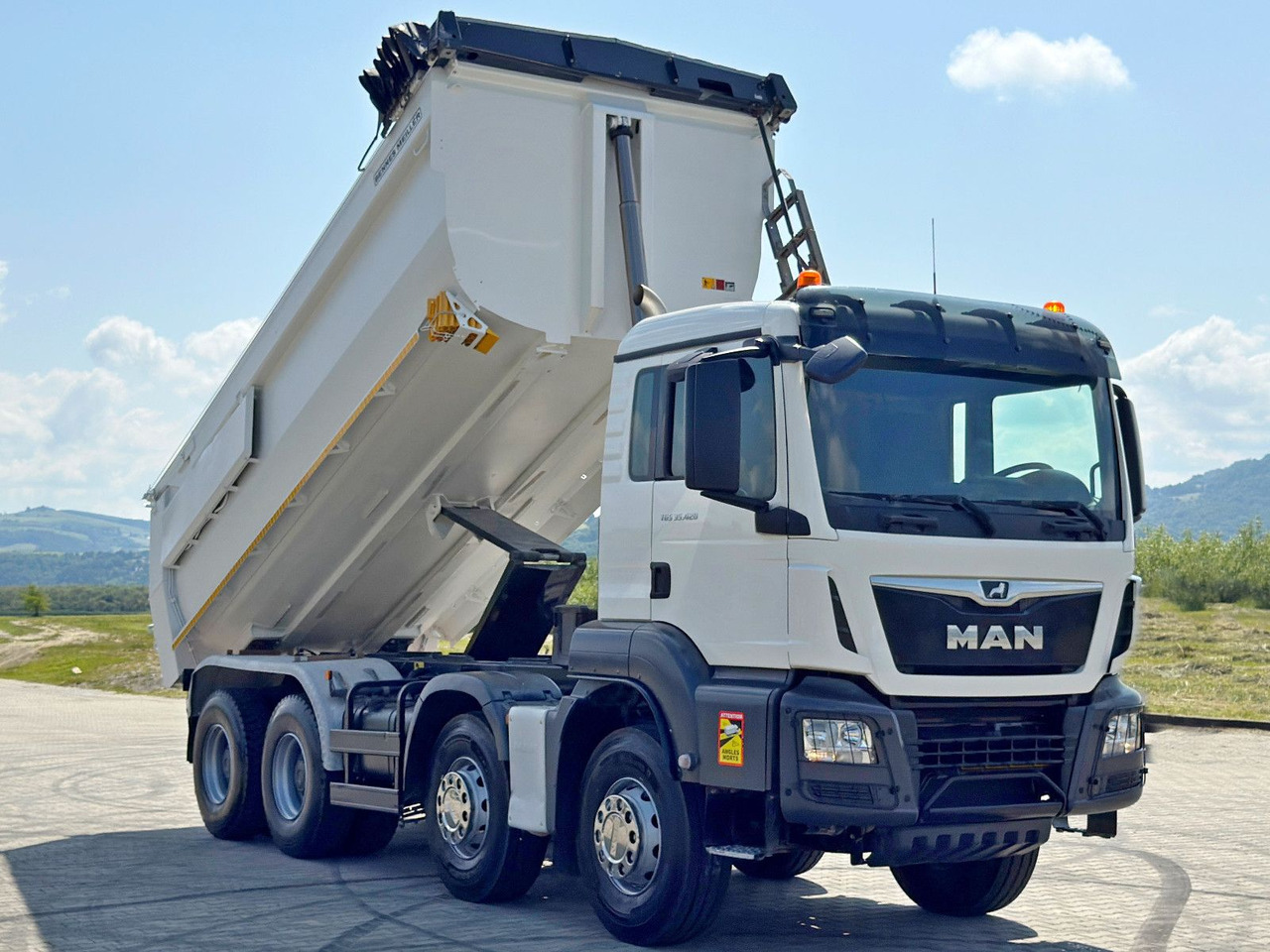 MAN TGS 35.420 KIPPER * 8x4 * TOPZUSTAND - Самоскид вантажівка: фото 4 MAN TGS 35.420 KIPPER * 8x4 * TOPZUSTAND - Самоскид вантажівка: фото 4