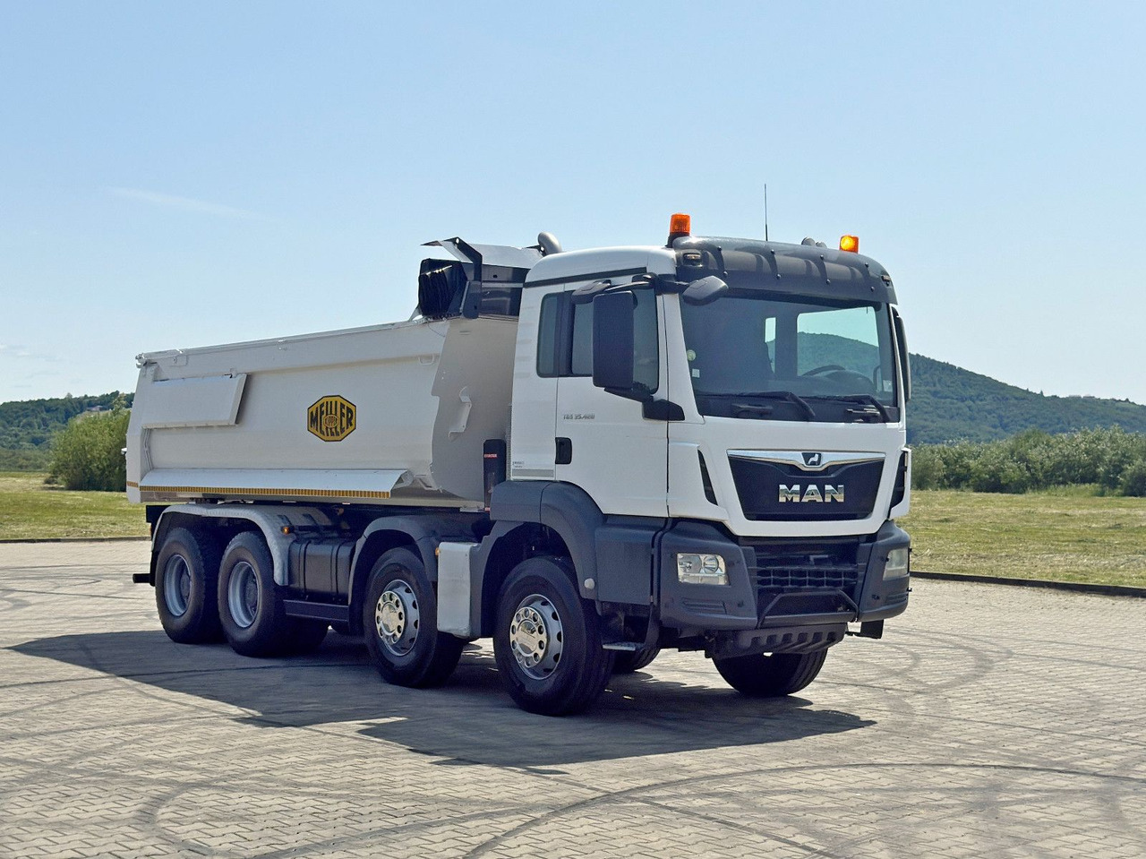 MAN TGS 35.420 KIPPER * 8x4 * TOPZUSTAND - Самоскид вантажівка: фото 2 MAN TGS 35.420 KIPPER * 8x4 * TOPZUSTAND - Самоскид вантажівка: фото 2