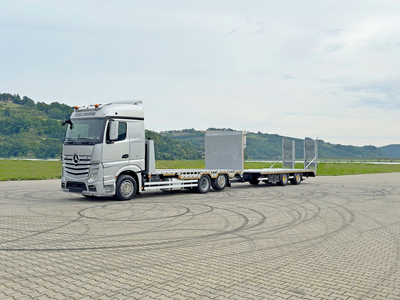 Mercedes-Benz ACTROS 2542 *ABSCHLEPPWAGEN 8,50m+Anhänger 7,32m - Евакуатор: фото 1 Mercedes-Benz ACTROS 2542 *ABSCHLEPPWAGEN 8,50m+Anhänger 7,32m - Евакуатор: фото 1