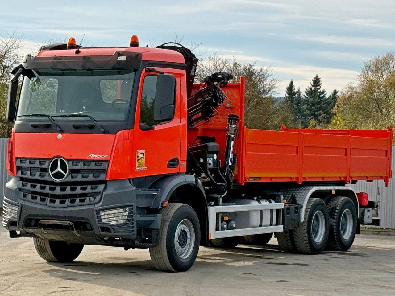 Mercedes-Benz AROCS 2640 *HIAB 144 BS - 3/FUNK  + * 6x4 - Самоскид вантажівка, Вантажівка з маніпулятором: фото 4 Mercedes-Benz AROCS 2640 *HIAB 144 BS - 3/FUNK  + * 6x4 - Самоскид вантажівка, Вантажівка з маніпулятором: фото 4
