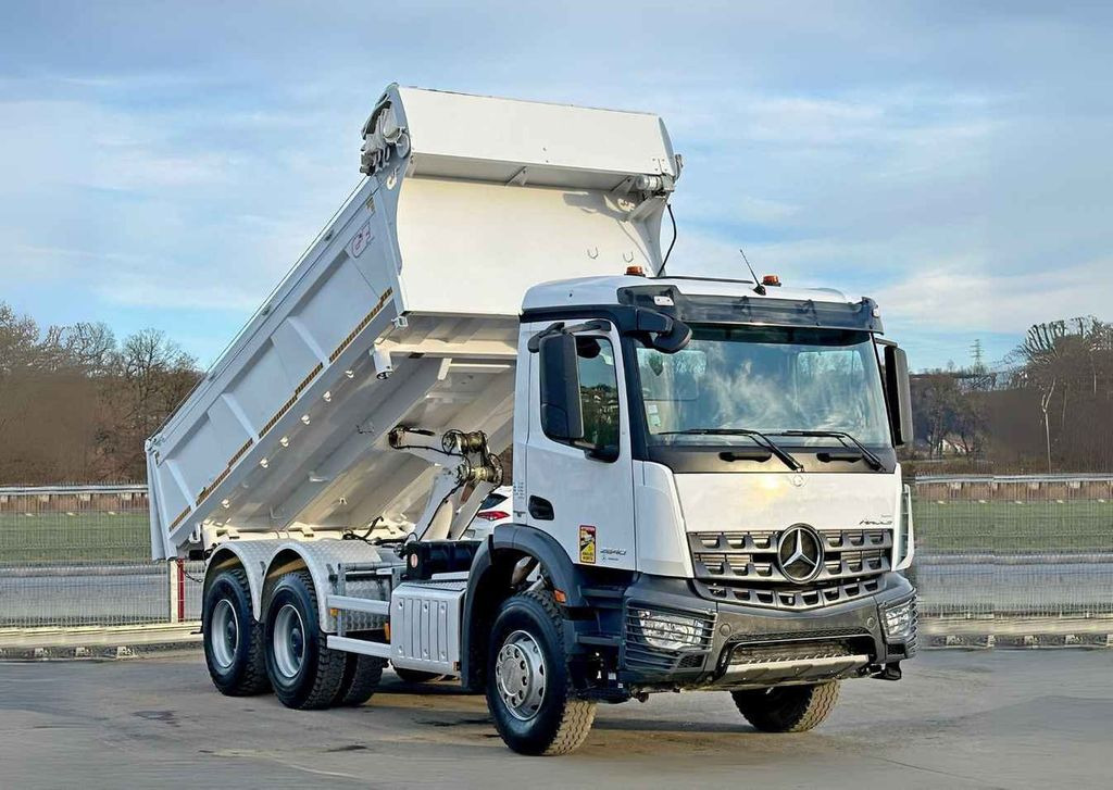 Mercedes-Benz AROCS 3240* KIPPER 5,10 + BORDMATIC / 6x4 Mercedes-Benz AROCS 2640* KIPPER 5,10 + BORDMATIC / 6x4 - Самоскид вантажівка: фото 1 Mercedes-Benz AROCS 3240* KIPPER 5,10 + BORDMATIC / 6x4 Mercedes-Benz AROCS 2640* KIPPER 5,10 + BORDMATIC / 6x4 - Самоскид вантажівка: фото 1