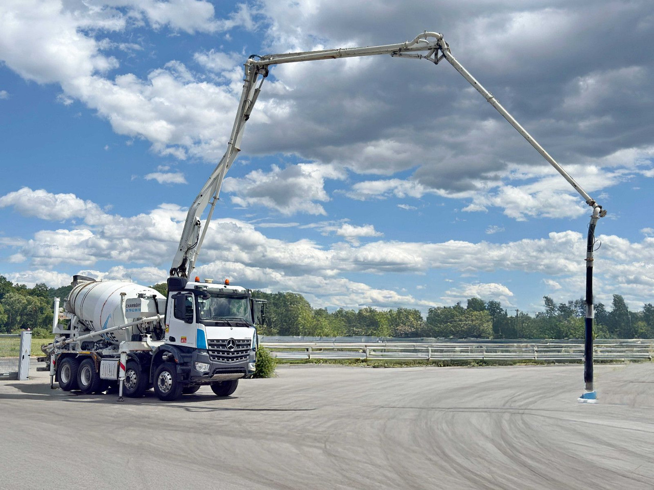 Mercedes-Benz AROCS 3743 * Betonpumpe + FUNK * 8x4 * TOP - Автобетононасос: фото 3 Mercedes-Benz AROCS 3743 * Betonpumpe + FUNK * 8x4 * TOP - Автобетононасос: фото 3