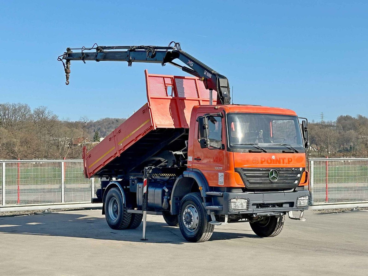 Mercedes-Benz AXOR 1829 * HIAB 1111 HIDUO + FUNK * TOP * 4x4 - Вантажівка з маніпулятором: фото 2 Mercedes-Benz AXOR 1829 * HIAB 1111 HIDUO + FUNK * TOP * 4x4 - Вантажівка з маніпулятором: фото 2