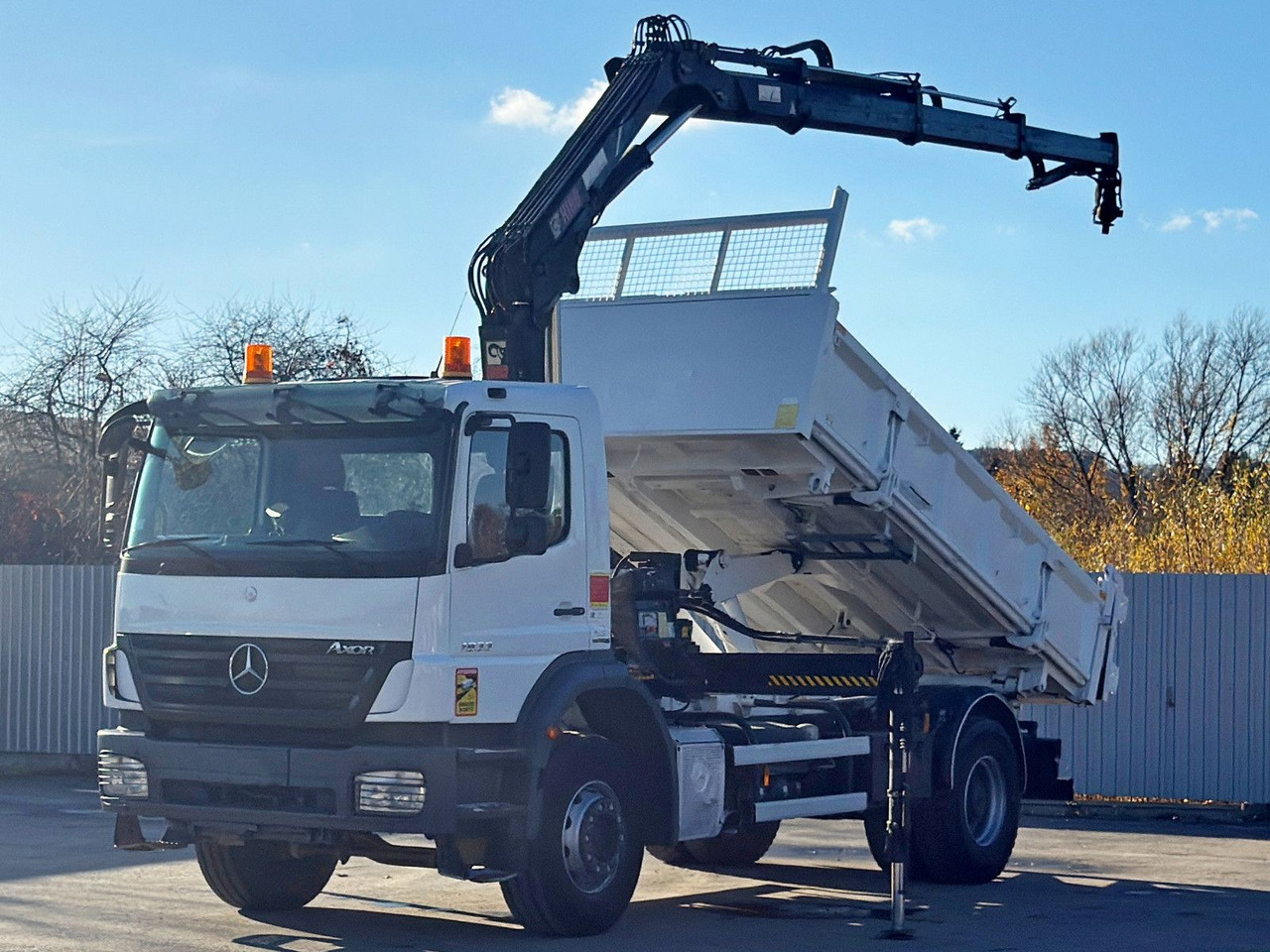 Mercedes-Benz AXOR 1833 * HIAB 144 B - 3 HIDUO + FUNK * TOP - Самоскид вантажівка, Вантажівка з маніпулятором: фото 2 Mercedes-Benz AXOR 1833 * HIAB 144 B - 3 HIDUO + FUNK * TOP - Самоскид вантажівка, Вантажівка з маніпулятором: фото 2