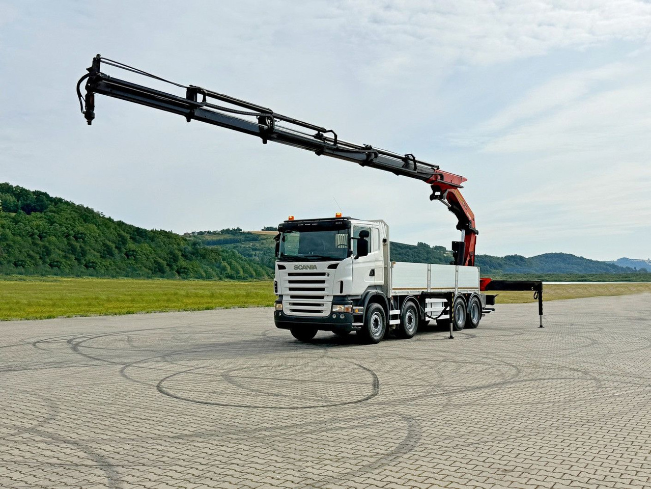Scania R 420 PRITSCHE 6,47 m * PK 44002/FUNK * 8x4 /TOP - Вантажівка з маніпулятором: фото 2 Scania R 420 PRITSCHE 6,47 m * PK 44002/FUNK * 8x4 /TOP - Вантажівка з маніпулятором: фото 2