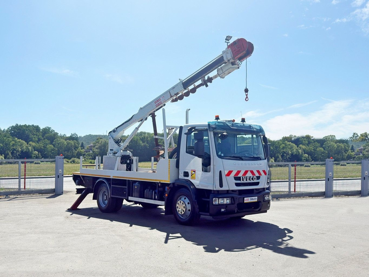 Iveco Eurocargo 120E22 * Bohrgerät auf LKW + FUNK *TOP - Вантажівка, Вантажівка з маніпулятором: фото 1 Iveco Eurocargo 120E22 * Bohrgerät auf LKW + FUNK *TOP - Вантажівка, Вантажівка з маніпулятором: фото 1