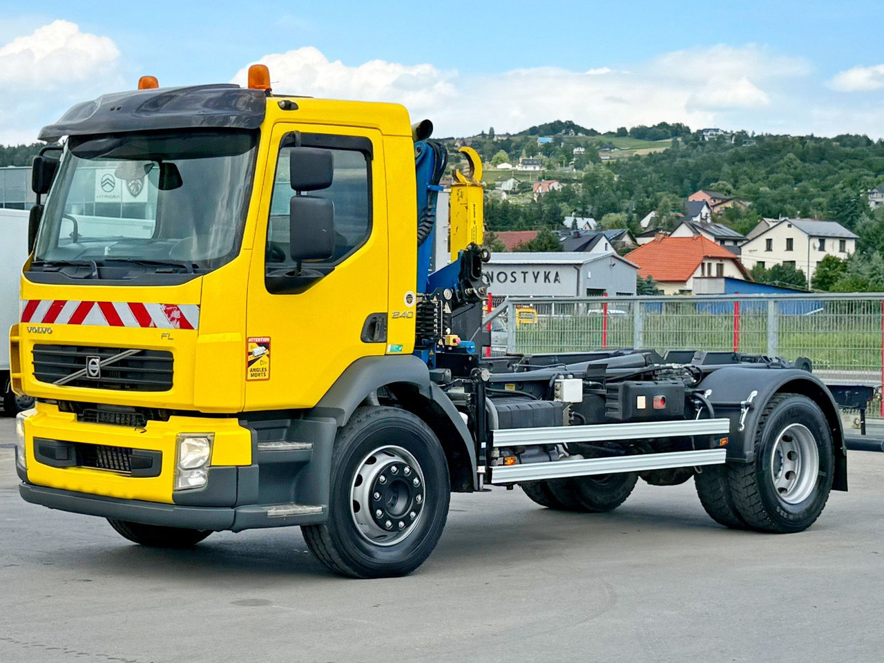 Volvo FL 240 * Abrollkipper * HMF 270 K2 * TOPZUSTAND - Гаковий мультиліфт вантажівка: фото 4 Volvo FL 240 * Abrollkipper * HMF 270 K2 * TOPZUSTAND - Гаковий мультиліфт вантажівка: фото 4