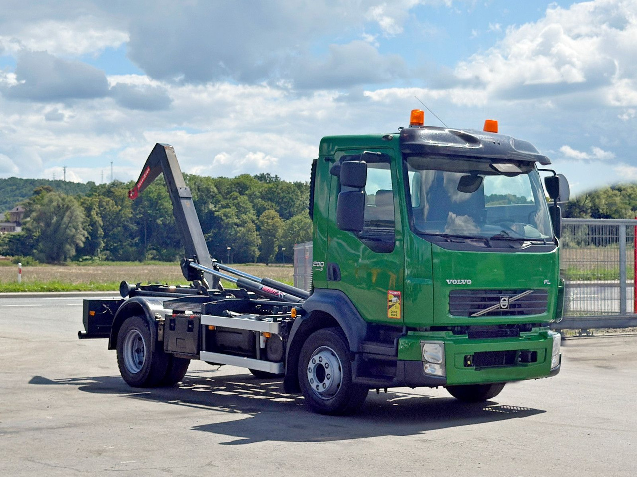 Volvo FL 280 * Abrollkipper * TOPZUSTAND - Гаковий мультиліфт вантажівка: фото 2 Volvo FL 280 * Abrollkipper * TOPZUSTAND - Гаковий мультиліфт вантажівка: фото 2