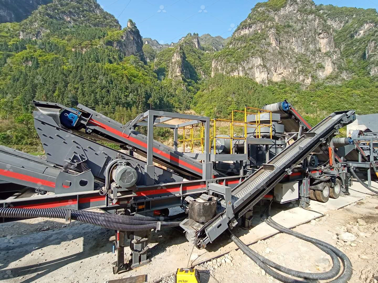 LIMING NK series mobile crusher - Мобільна дробарка: фото 1 LIMING NK series mobile crusher - Мобільна дробарка: фото 1