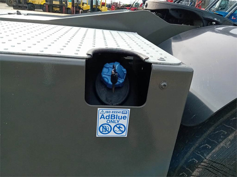 Термінальний трактор Terberg YT220: фото 7 Термінальний трактор Terberg YT220: фото 7