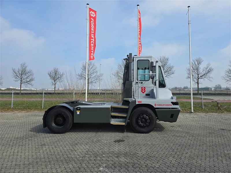 Термінальний трактор Terberg YT220: фото 13 Термінальний трактор Terberg YT220: фото 13