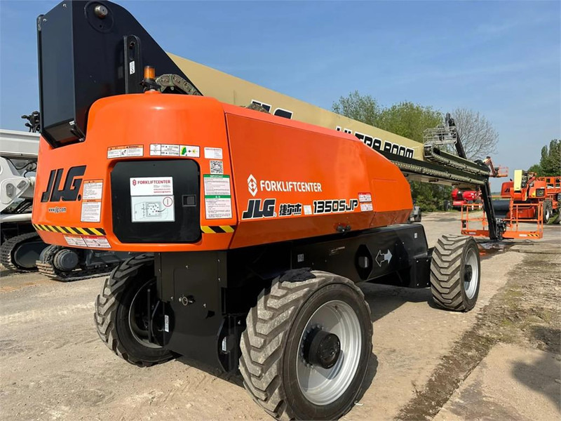 JLG 1350SJP - Вантажно-розвантажувальна техніка: фото 2 JLG 1350SJP - Вантажно-розвантажувальна техніка: фото 2