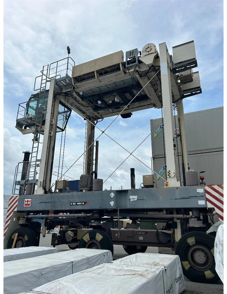 Terex N SC 424 E - Вантажно-розвантажувальна техніка: фото 2 Terex N SC 424 E - Вантажно-розвантажувальна техніка: фото 2