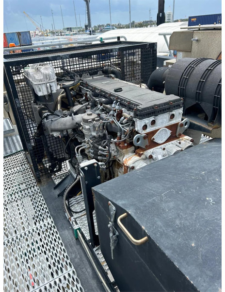 Terex N SC 424 E - Вантажно-розвантажувальна техніка: фото 3 Terex N SC 424 E - Вантажно-розвантажувальна техніка: фото 3