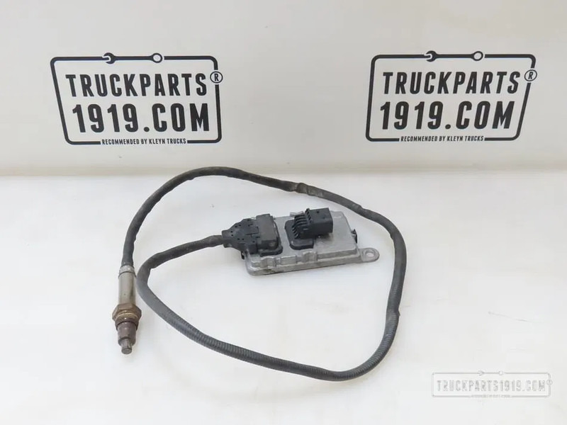 DAF 2139930 NOx sensor L=915mm na kat - Давач в категорії Вантажівки: фото 1 DAF 2139930 NOx sensor L=915mm na kat - Давач в категорії Вантажівки: фото 1