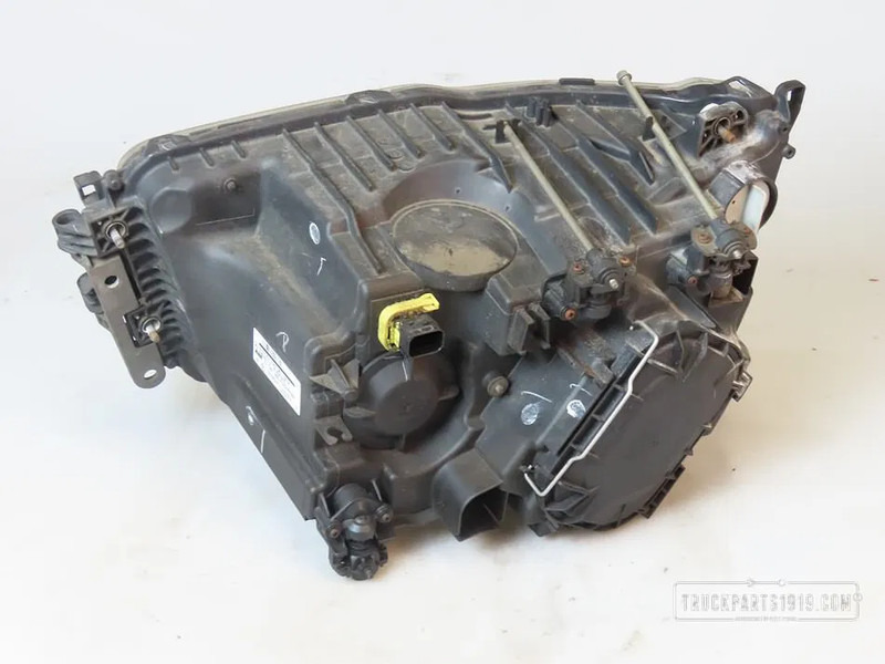 Mercedes-Benz MB A 9608201939 | Lighting Koplamp Re. MP4 - Передня фара в категорії Вантажівки: фото 2 Mercedes-Benz MB A 9608201939 | Lighting Koplamp Re. MP4 - Передня фара в категорії Вантажівки: фото 2