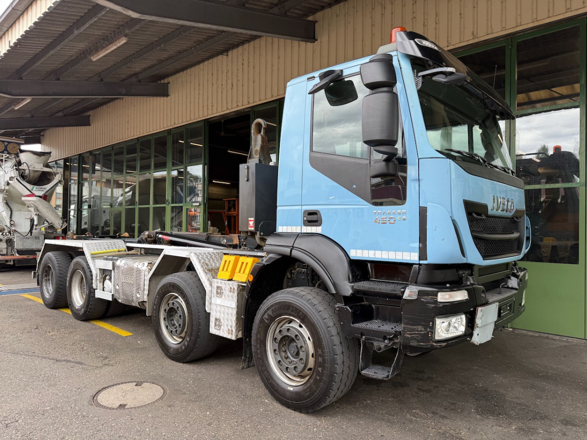IVECO 340T45 Trakker 8x4 - Гаковий мультиліфт вантажівка: фото 1 IVECO 340T45 Trakker 8x4 - Гаковий мультиліфт вантажівка: фото 1
