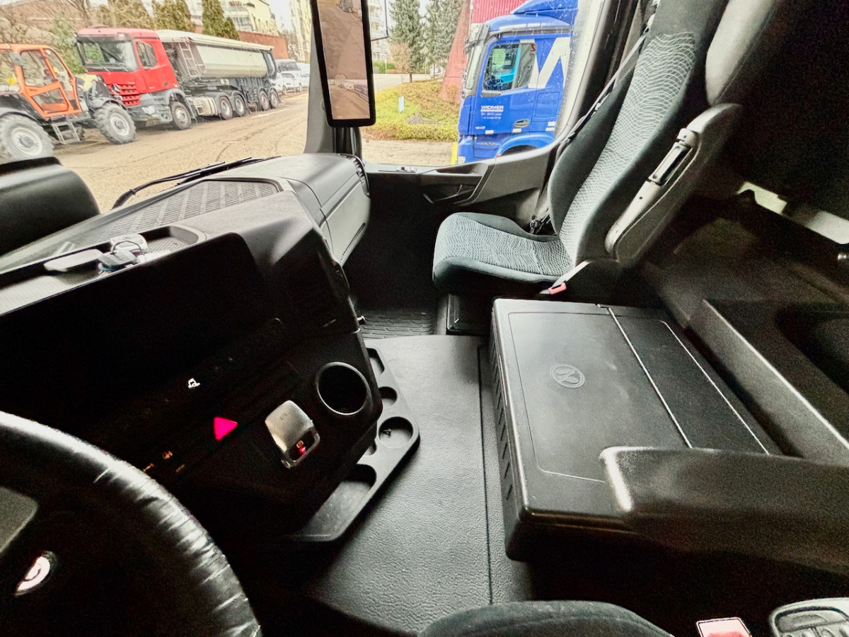 MERCEDES Actros 1843 - Вантажівка з закритим кузовом: фото 5 MERCEDES Actros 1843 - Вантажівка з закритим кузовом: фото 5