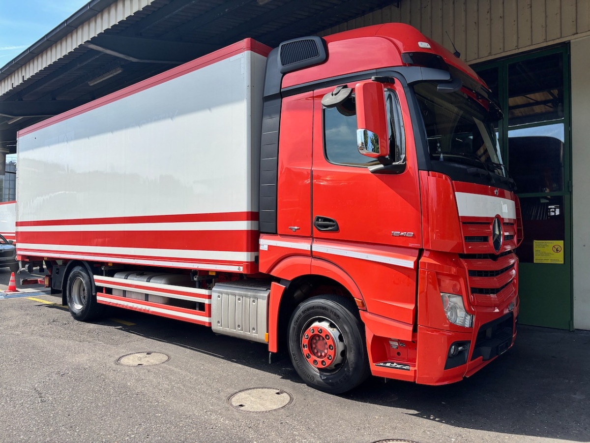 MERCEDES Actros 1848 - Вантажівка з закритим кузовом: фото 1 MERCEDES Actros 1848 - Вантажівка з закритим кузовом: фото 1