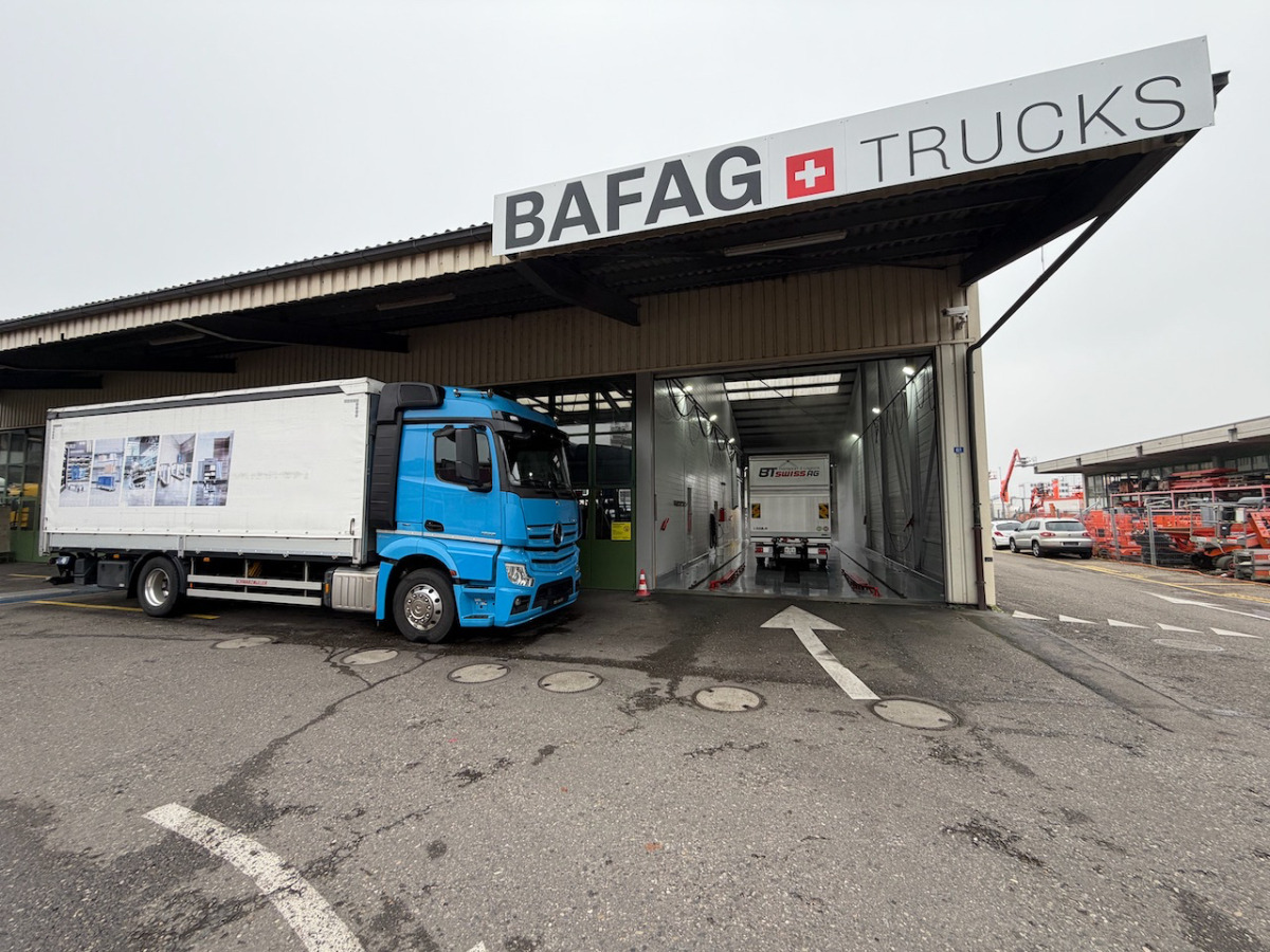 MERCEDES Mercedes Actros 1833L - Тентована вантажівка: фото 2 MERCEDES Mercedes Actros 1833L - Тентована вантажівка: фото 2