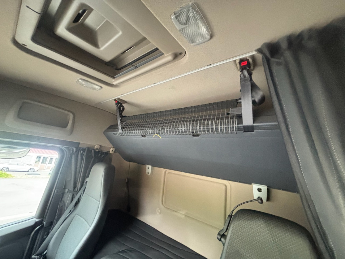 Тентована вантажівка SCANIA G440: фото 11