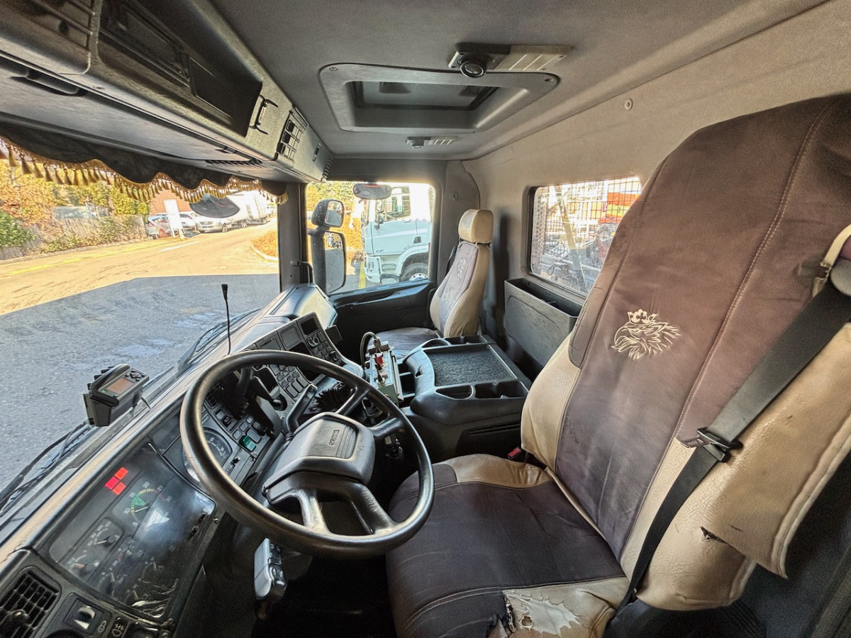 SCANIA P124 - Скіповий навантажувач вантажівка: фото 4 SCANIA P124 - Скіповий навантажувач вантажівка: фото 4
