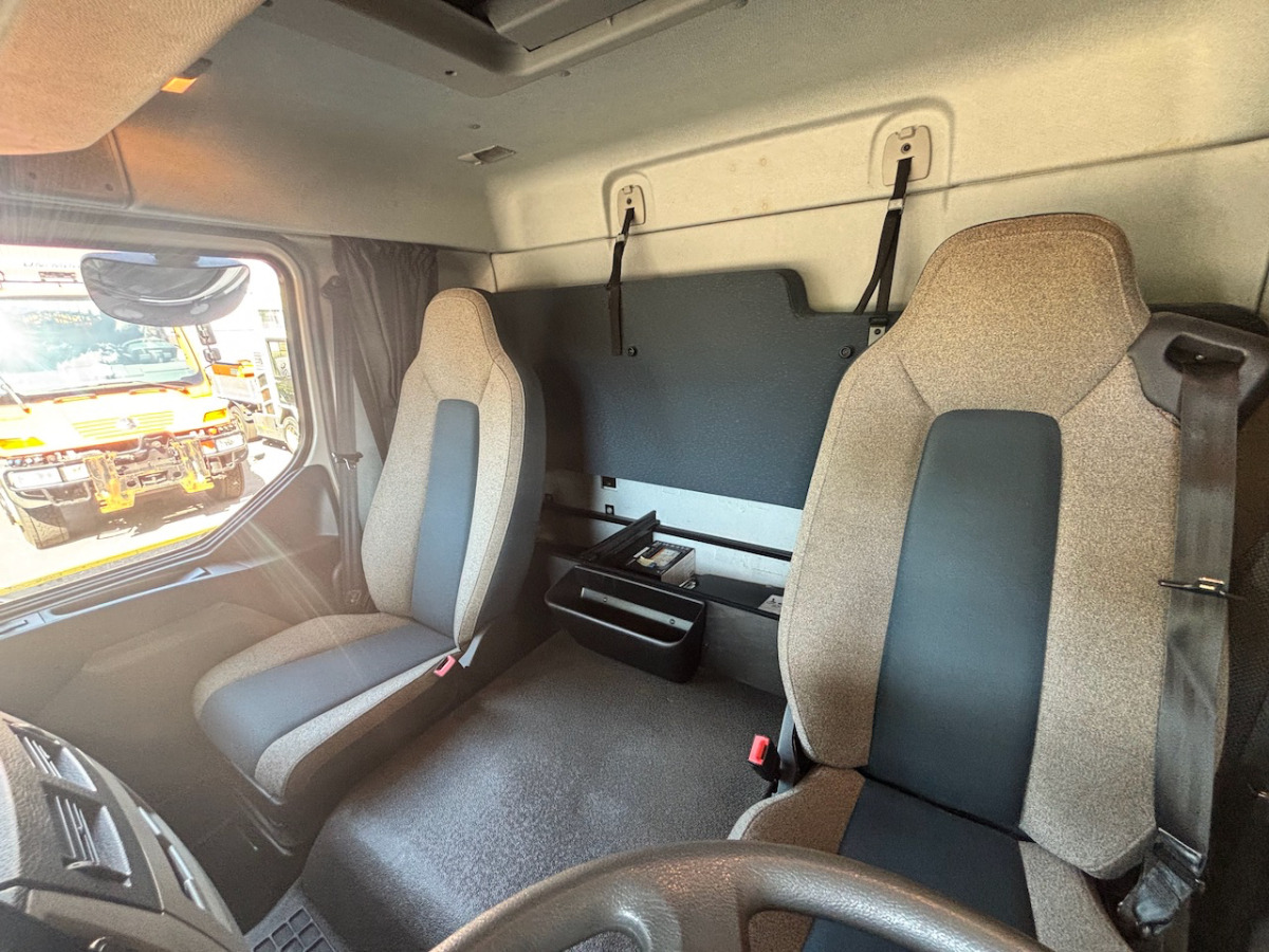 VOLVO FL-280 - Тентована вантажівка: фото 5 VOLVO FL-280 - Тентована вантажівка: фото 5