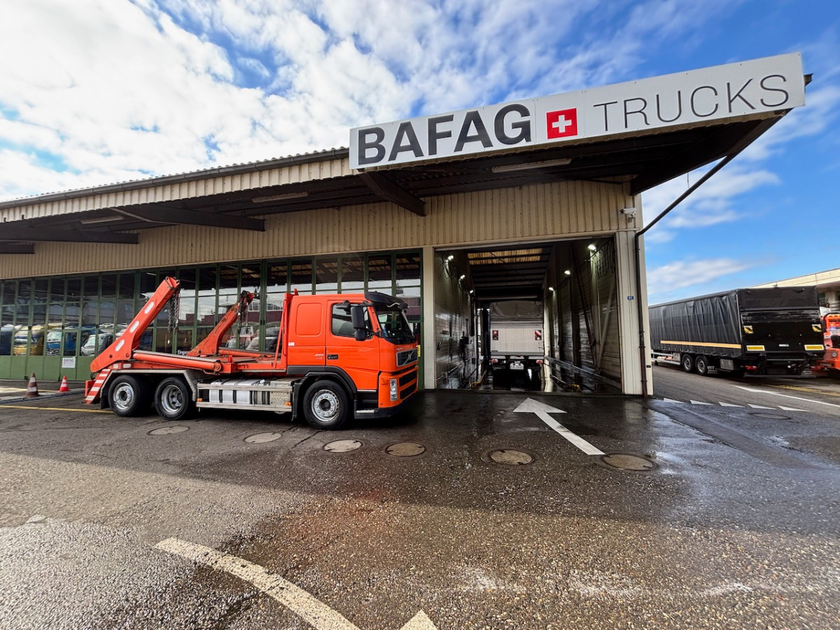 VOLVO FM 400 - Скіповий навантажувач вантажівка: фото 2 VOLVO FM 400 - Скіповий навантажувач вантажівка: фото 2