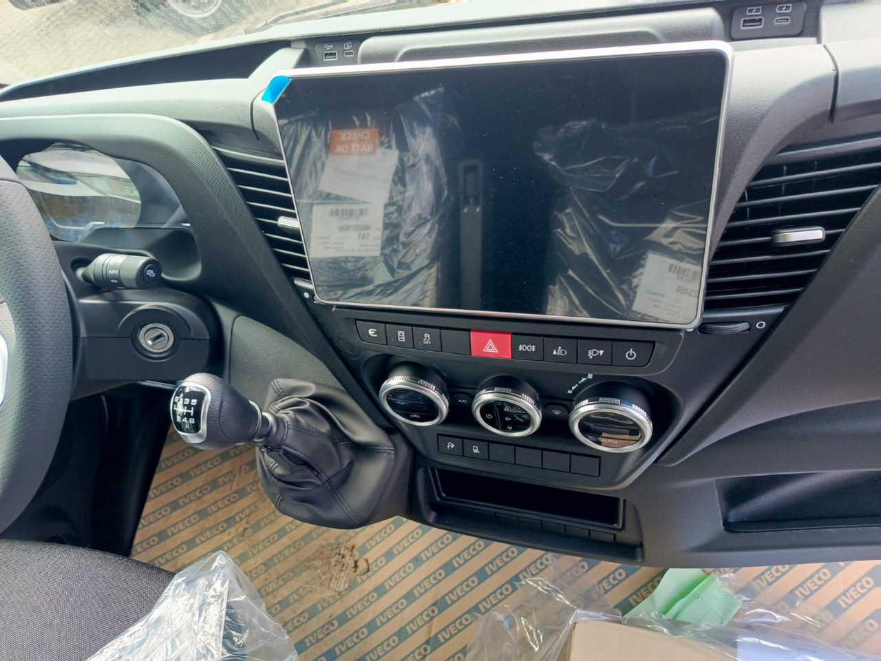 IVECO Daily 35 180 7-Sitzer - Пасажирський фургон, Вантажопасажирський фургон: фото 5 IVECO Daily 35 180 7-Sitzer - Пасажирський фургон, Вантажопасажирський фургон: фото 5
