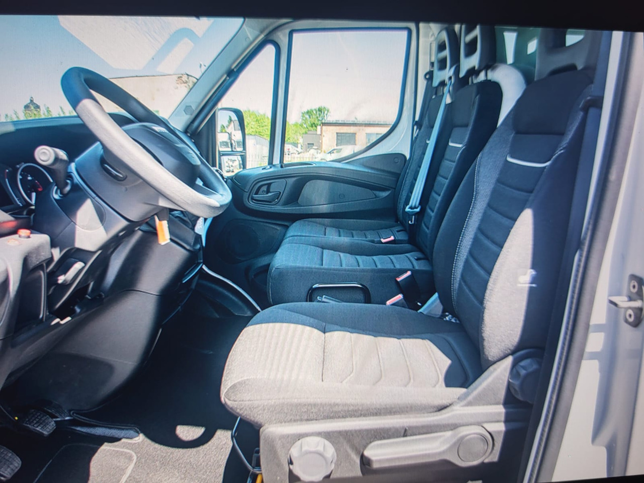 Iveco Daily 70 C18 Pritsche-Plane BÃR - Тентований фургон: фото 4 Iveco Daily 70 C18 Pritsche-Plane BÃR - Тентований фургон: фото 4