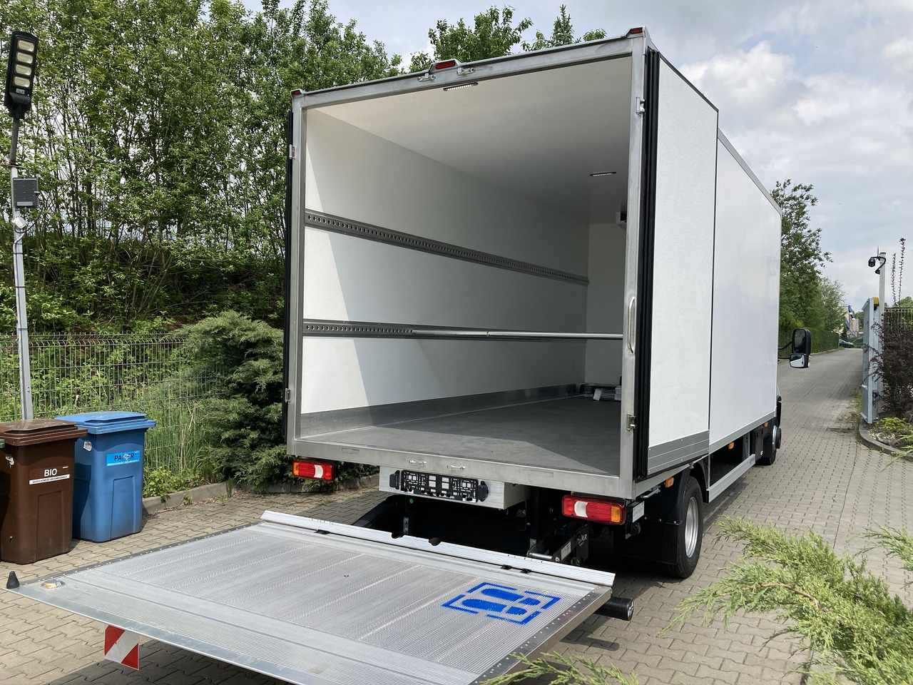 Iveco Daily 70C18 Kühlkoffer LBW BÃR - Фургон-рефрижератор: фото 2 Iveco Daily 70C18 Kühlkoffer LBW BÃR - Фургон-рефрижератор: фото 2