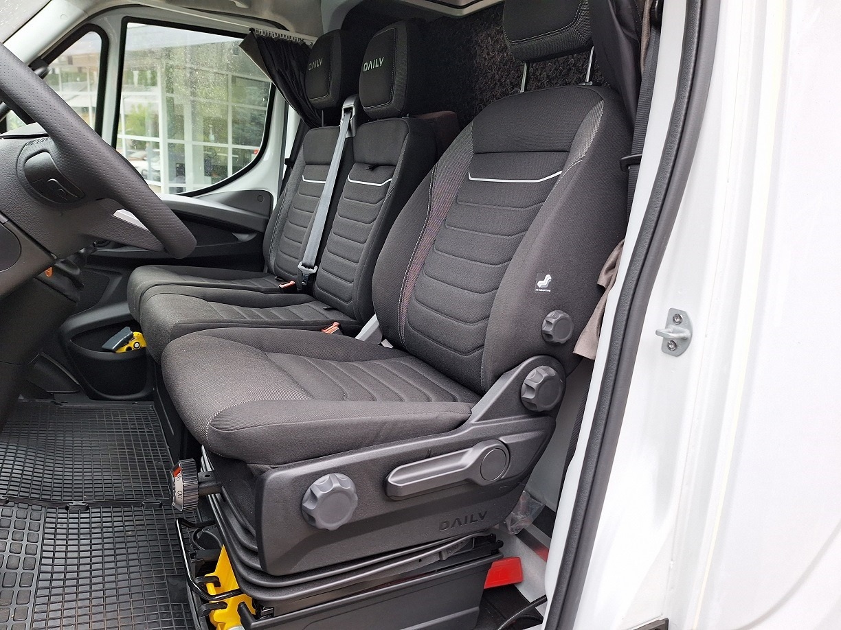 Iveco Daily 70C18A8 Backsleeper BÄR - Тентований фургон: фото 3 Iveco Daily 70C18A8 Backsleeper BÄR - Тентований фургон: фото 3
