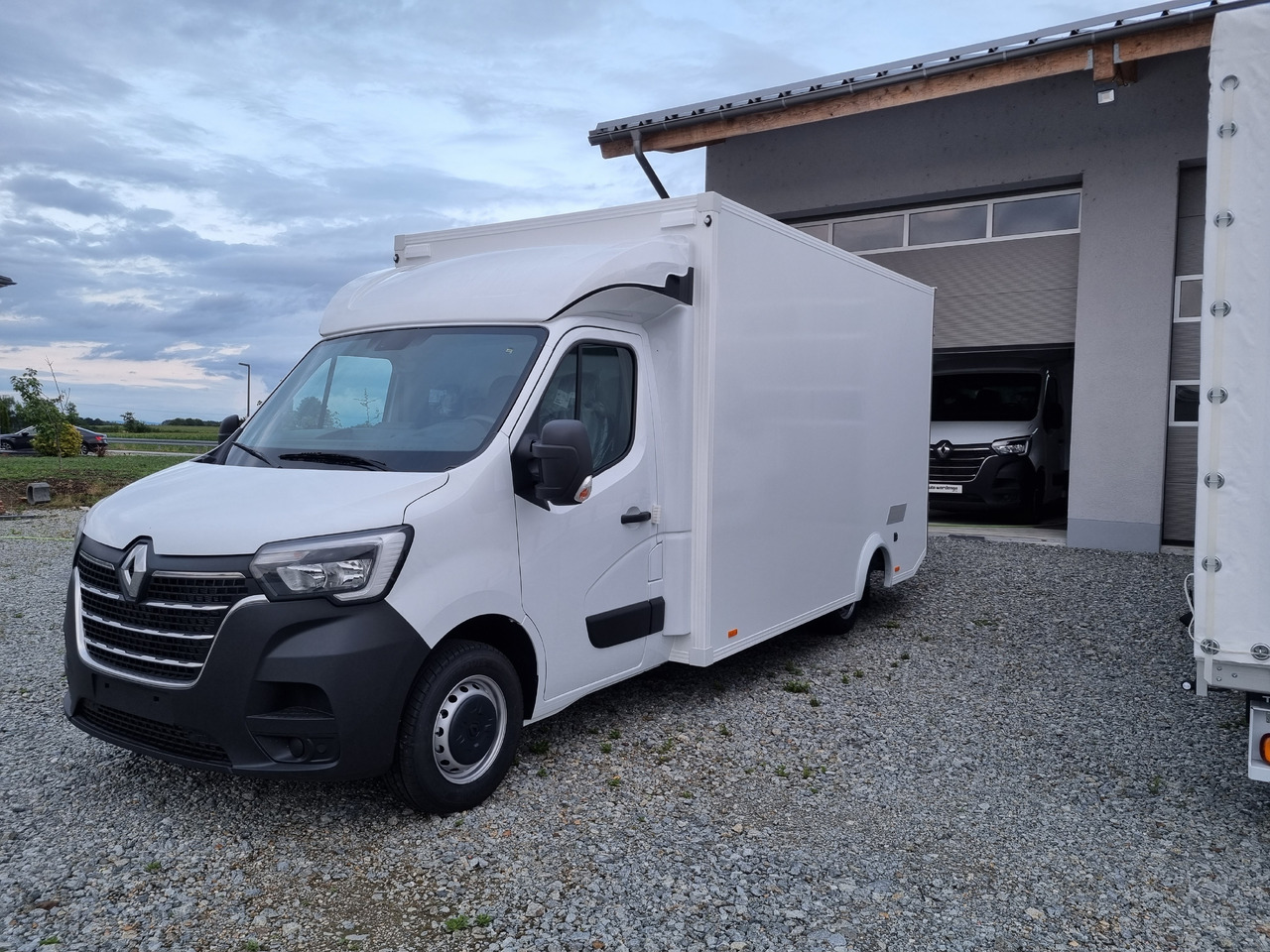 Renault Master 165 Koffer Platform Tiefrahmen - Фургон з закритим кузовом: фото 4 Renault Master 165 Koffer Platform Tiefrahmen - Фургон з закритим кузовом: фото 4