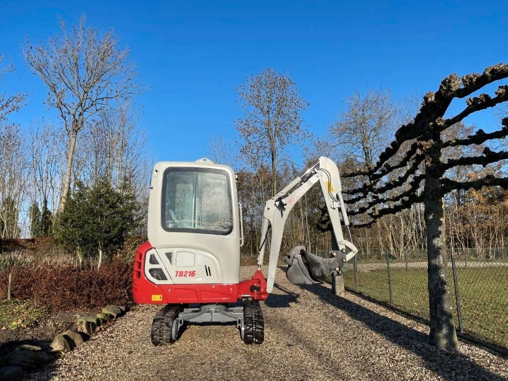 TAKEUCHI TB216 - Міні-екскаватор: фото 4 TAKEUCHI TB216 - Міні-екскаватор: фото 4