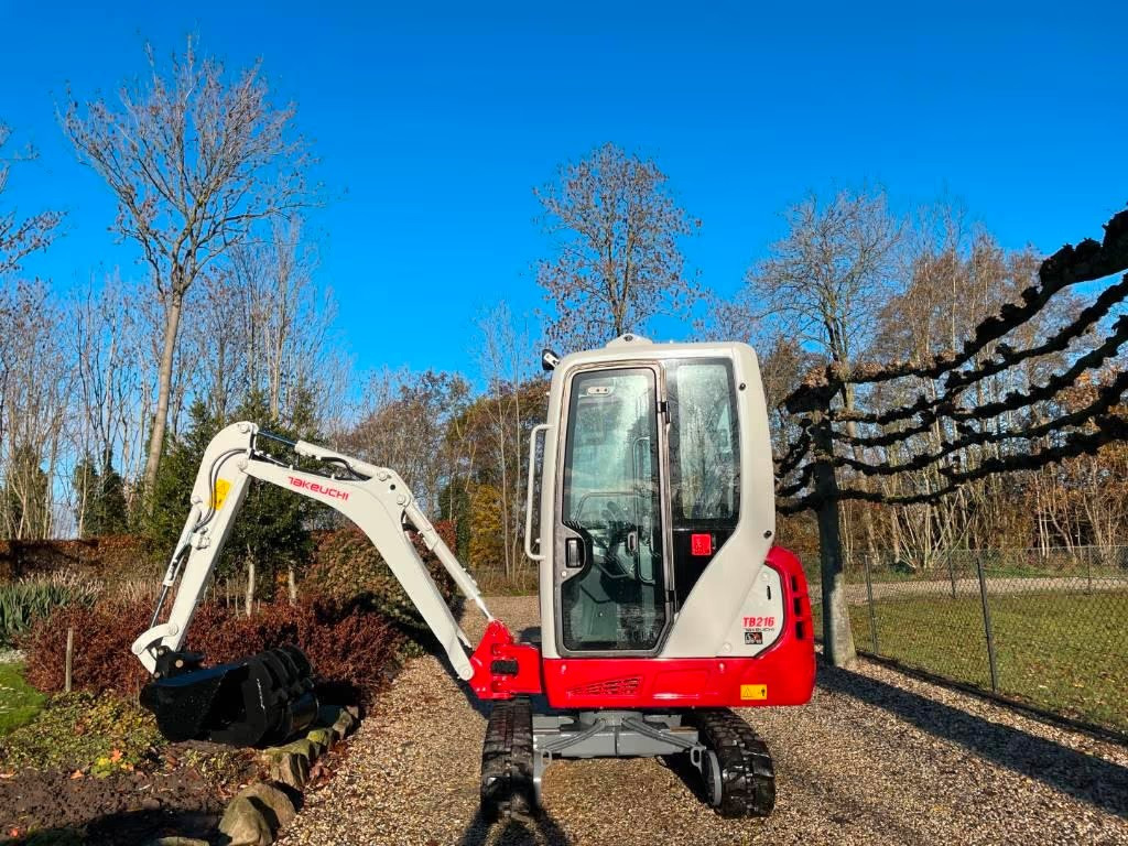 TAKEUCHI TB216 - Міні-екскаватор: фото 3 TAKEUCHI TB216 - Міні-екскаватор: фото 3