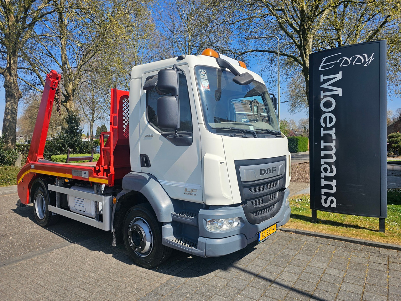 DAF LF 220 Euro 6 - Скіповий навантажувач вантажівка: фото 1 DAF LF 220 Euro 6 - Скіповий навантажувач вантажівка: фото 1