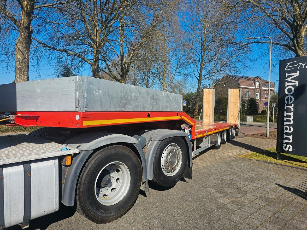 Hangler SVS-H 580 Semie Tieflader Mit Rampen - Низькорамна платформа напівпричіп: фото 1 Hangler SVS-H 580 Semie Tieflader Mit Rampen - Низькорамна платформа напівпричіп: фото 1