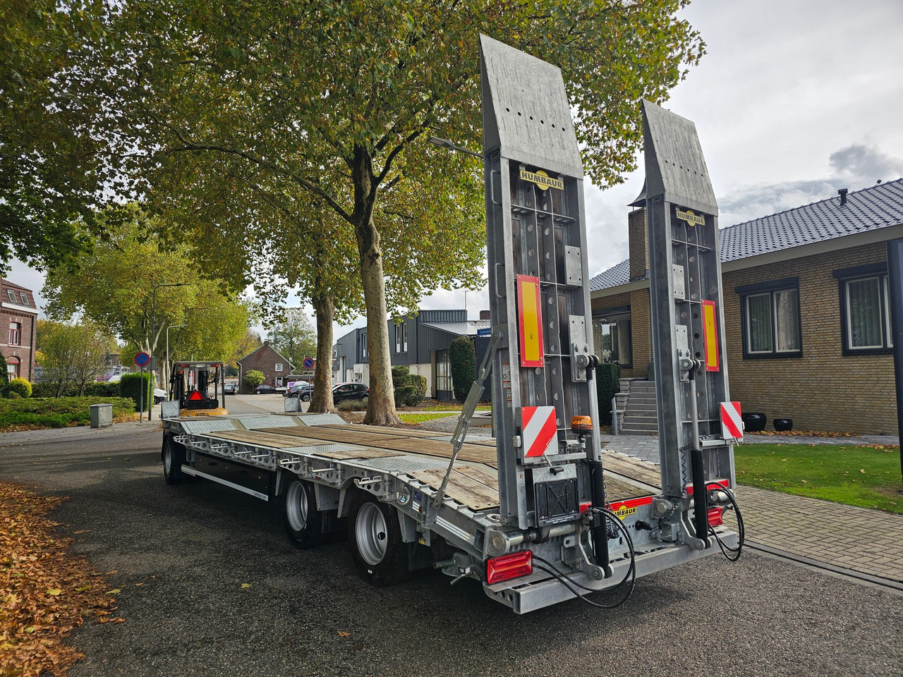 Humbauer HTD30 With Hydraulic Ramps - Низькорамна платформа причіп: фото 4 Humbauer HTD30 With Hydraulic Ramps - Низькорамна платформа причіп: фото 4