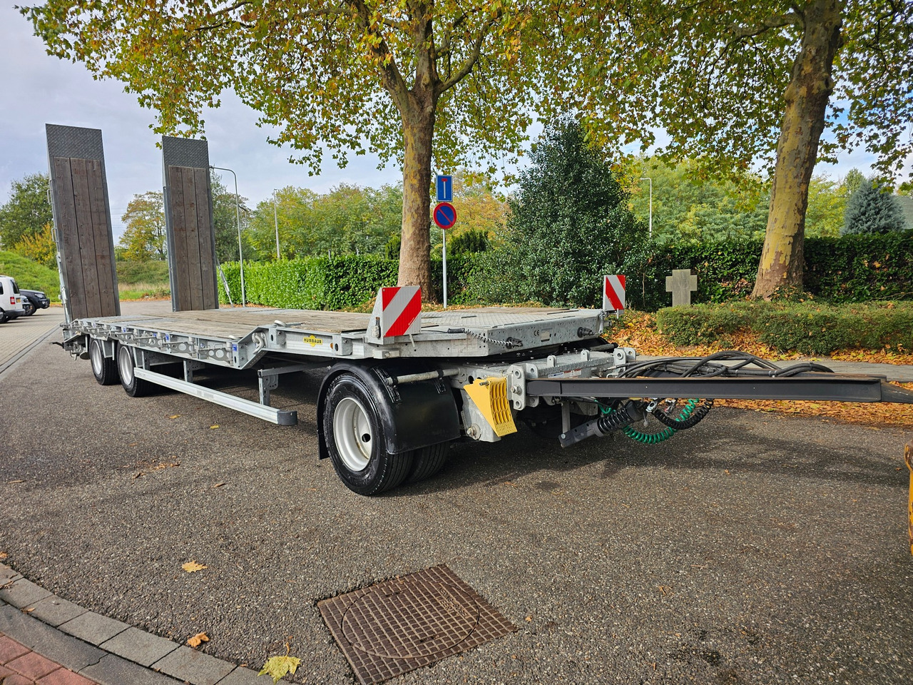 Humbauer HTD30 With Hydraulic Ramps - Низькорамна платформа причіп: фото 3 Humbauer HTD30 With Hydraulic Ramps - Низькорамна платформа причіп: фото 3