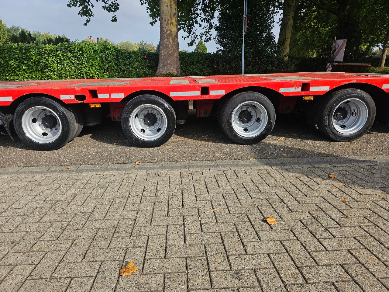 Низькорамна платформа напівпричіп Kel-berg E50 S4 Telescopic: фото 16 Низькорамна платформа напівпричіп Kel-berg E50 S4 Telescopic: фото 16
