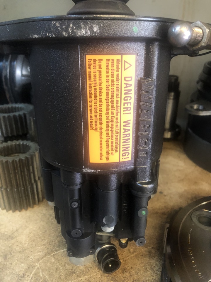 MERCEDES-BENZ ACTROS MP4 CLUTCH BOOSTER - Циліндр зчеплення в категорії Вантажівки: фото 2 MERCEDES-BENZ ACTROS MP4 CLUTCH BOOSTER - Циліндр зчеплення в категорії Вантажівки: фото 2