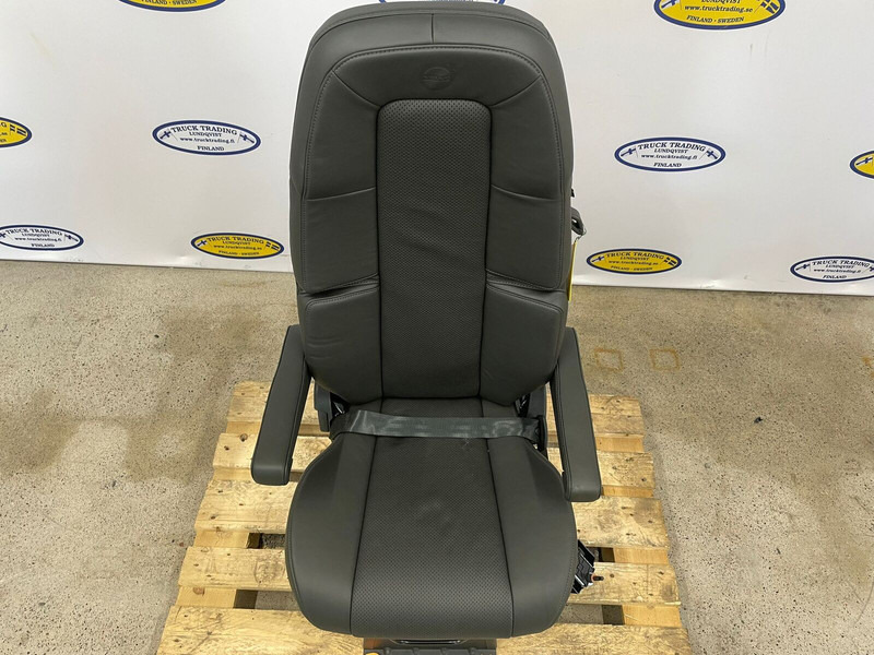 Volvo FH5 - Сидіння: фото 3 Volvo FH5 - Сидіння: фото 3