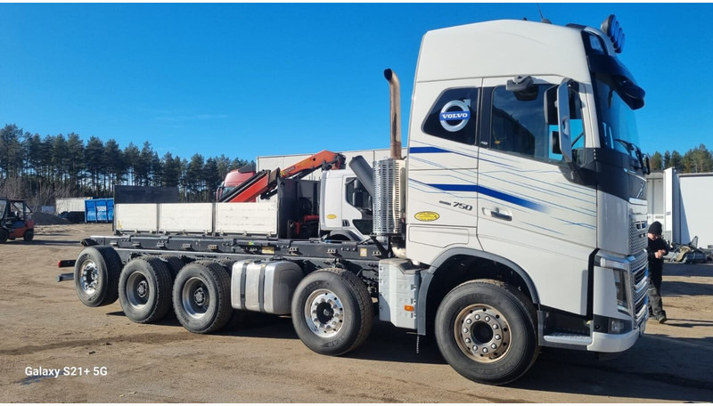 Volvo FH750 New engine and gearbox - Вантажівка шасі: фото 2 Volvo FH750 New engine and gearbox - Вантажівка шасі: фото 2